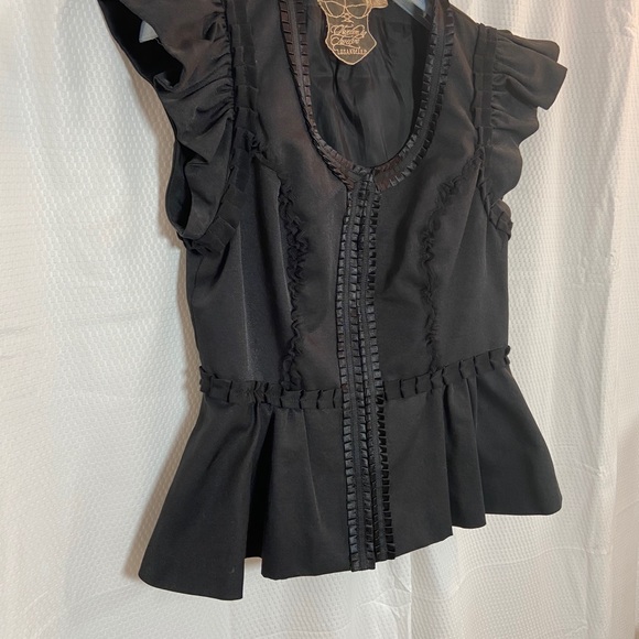 Twelve by Twelve Los Angeles Hook Front Top - Picture 1 of 6